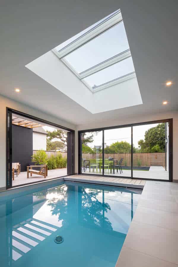 Les atouts d'une piscine intérieure - Villa O Bord de l'O - plage,pieds